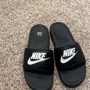 Nike Black and White Slide men Sandals